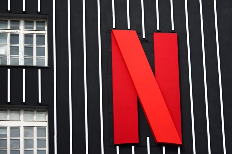 Netflix plans to add a vertical video feed, use AI for recommendations