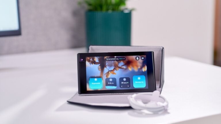 The offline desk gadget that actually got me to sit up straight
