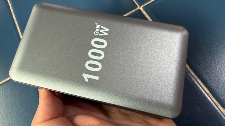 I cracked open a ‘1,000W’ portable charger after it failed me in minutes – the cause was clear (and gooey)