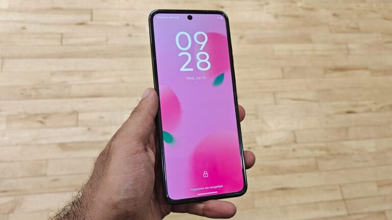 After a month with a foldable phone, I can’t justify buying an ‘Ultra’ model anymore